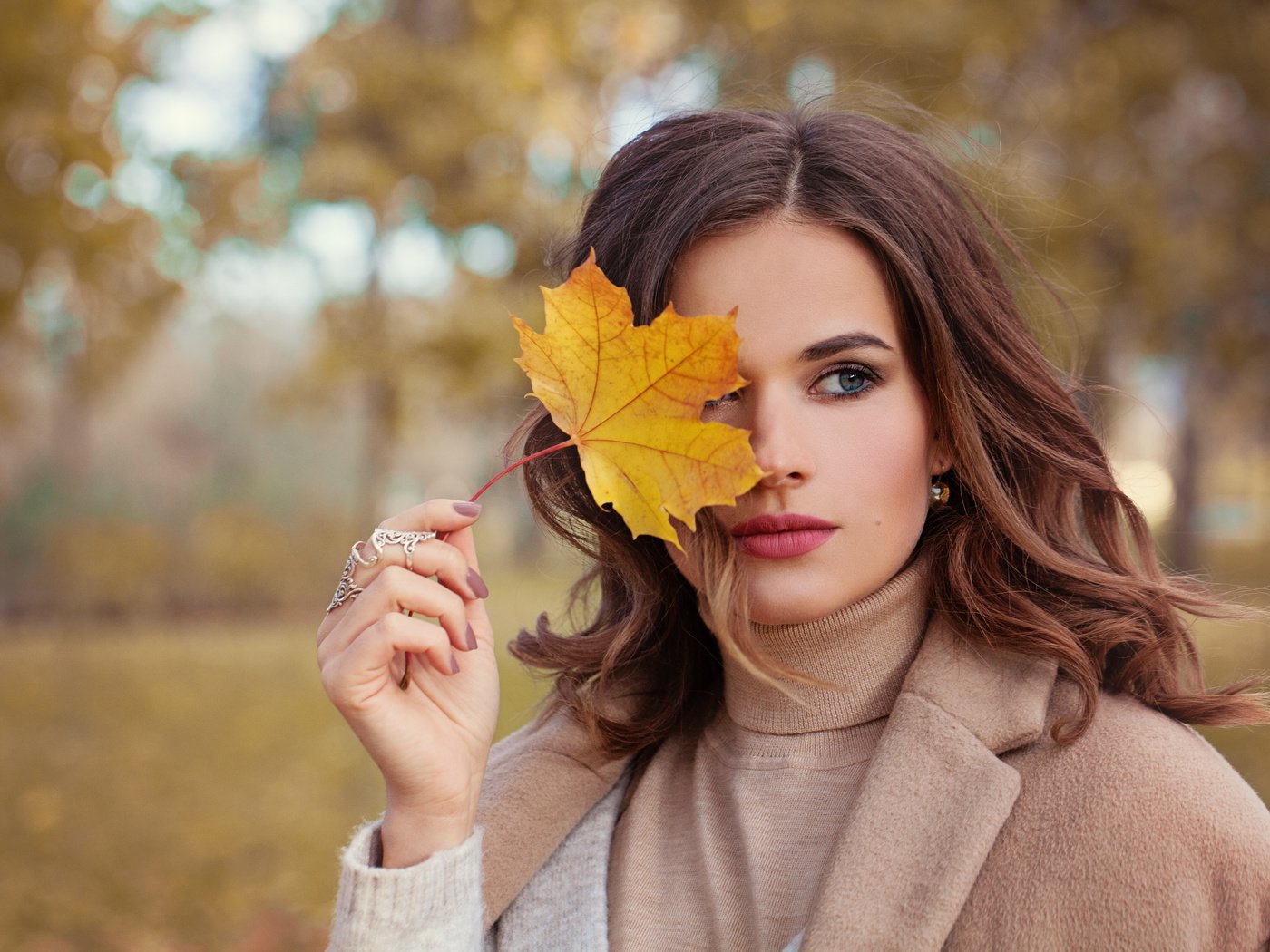 Обои девушка, портрет, взгляд, волосы, лицо, girl, portrait, look, hair, face разрешение 6144x4096 Загрузить