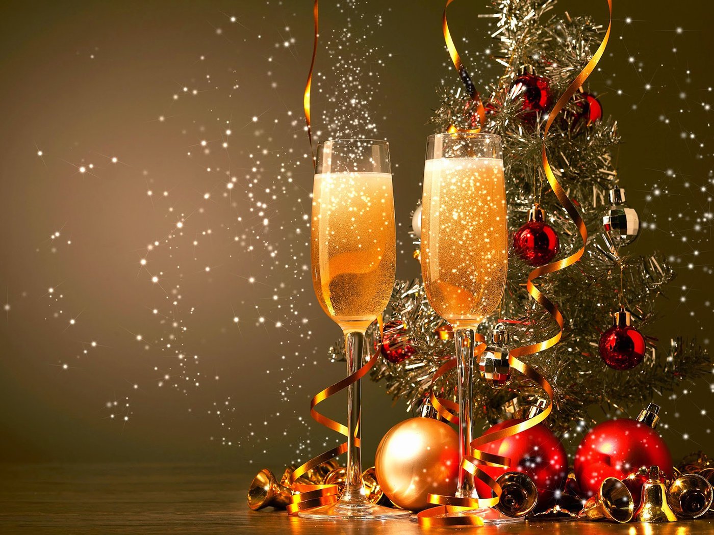 Обои новый год, елка, бокалы, рождество, елочные игрушки, шампанское, декор, sergey a.khakimulli, new year, tree, glasses, christmas, christmas decorations, champagne, decor разрешение 1920x1200 Загрузить