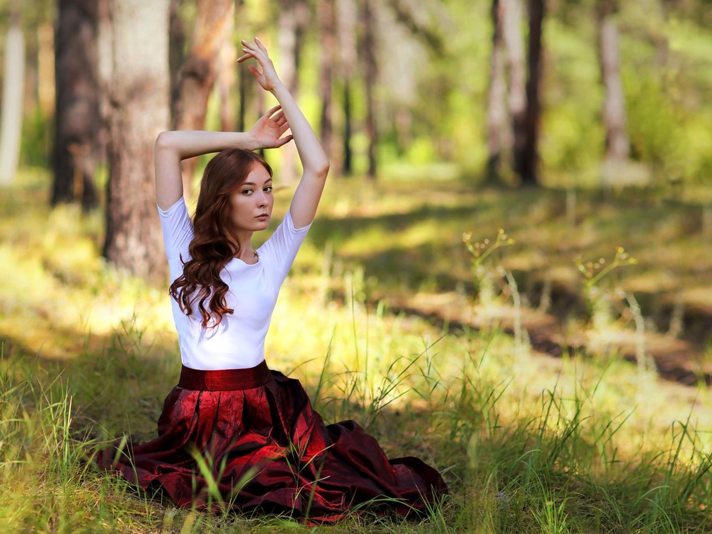 Обои трава, лес, девушка, взгляд, модель, волосы, лицо, murat kuzhakhmetov, grass, forest, girl, look, model, hair, face разрешение 2000x1125 Загрузить