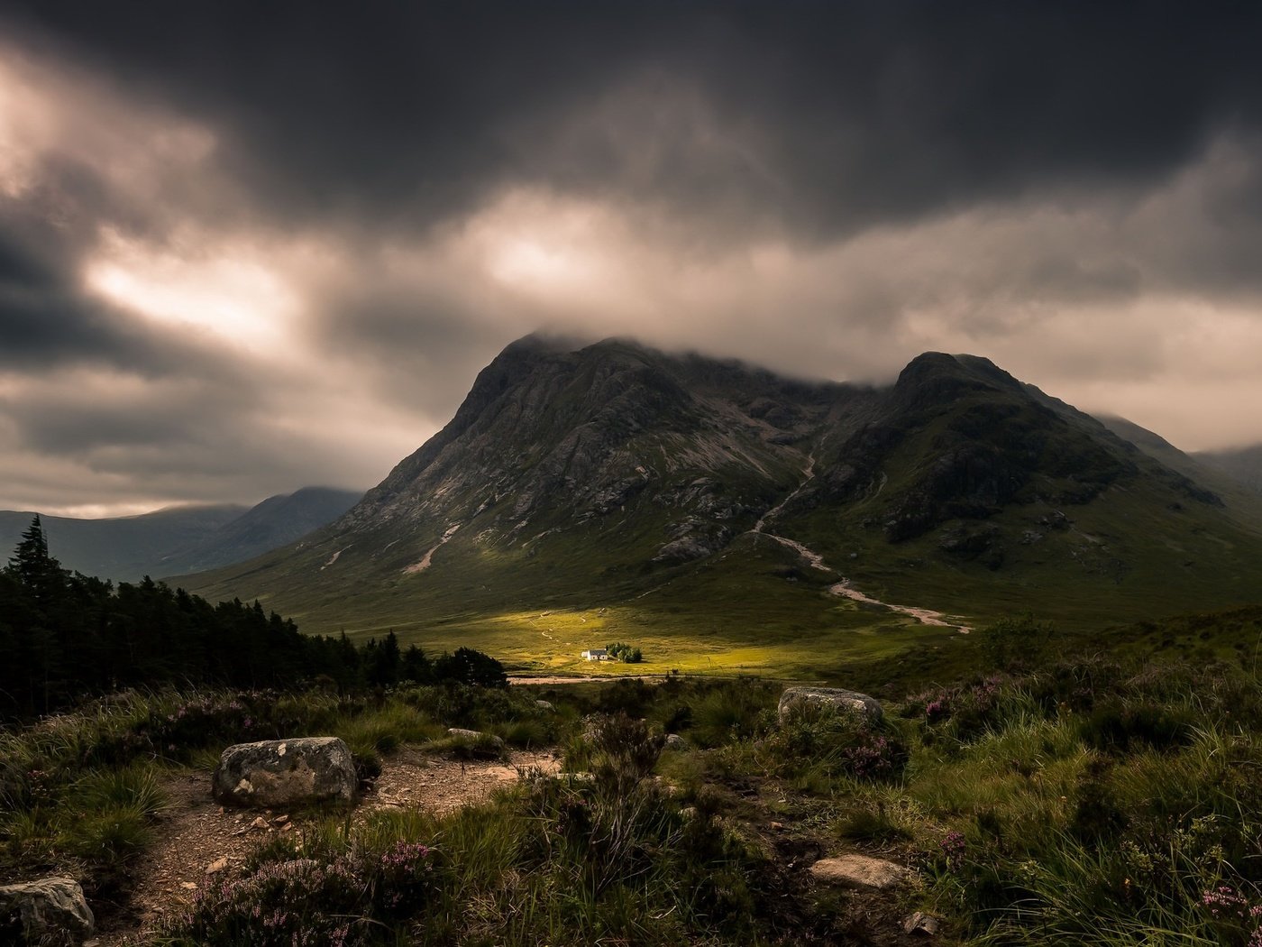 Обои горы, тучи, долина, mountains, clouds, valley разрешение 2048x1184 Загрузить