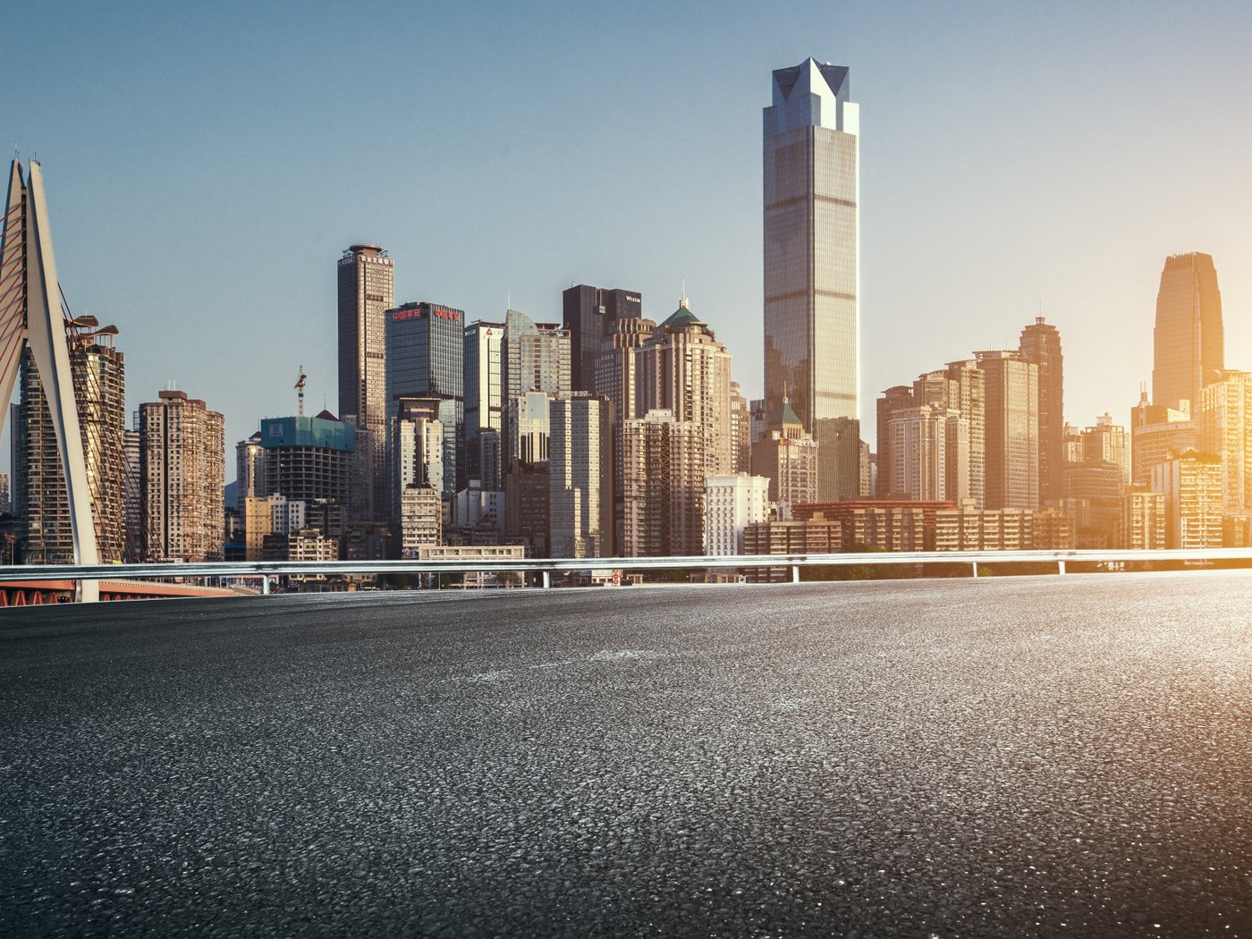 Обои города, skycrapers, мост, улица, китай, здания, неба, солнечный свет, cityscape, chongqing, city, skycrapers of, bridge, street, china, building, sky, sunlight разрешение 2112x1188 Загрузить