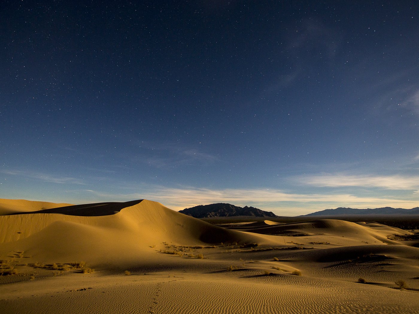 Обои песок, пустыня, звездное небо, дюны, sand, desert, starry sky, dunes разрешение 3500x2333 Загрузить