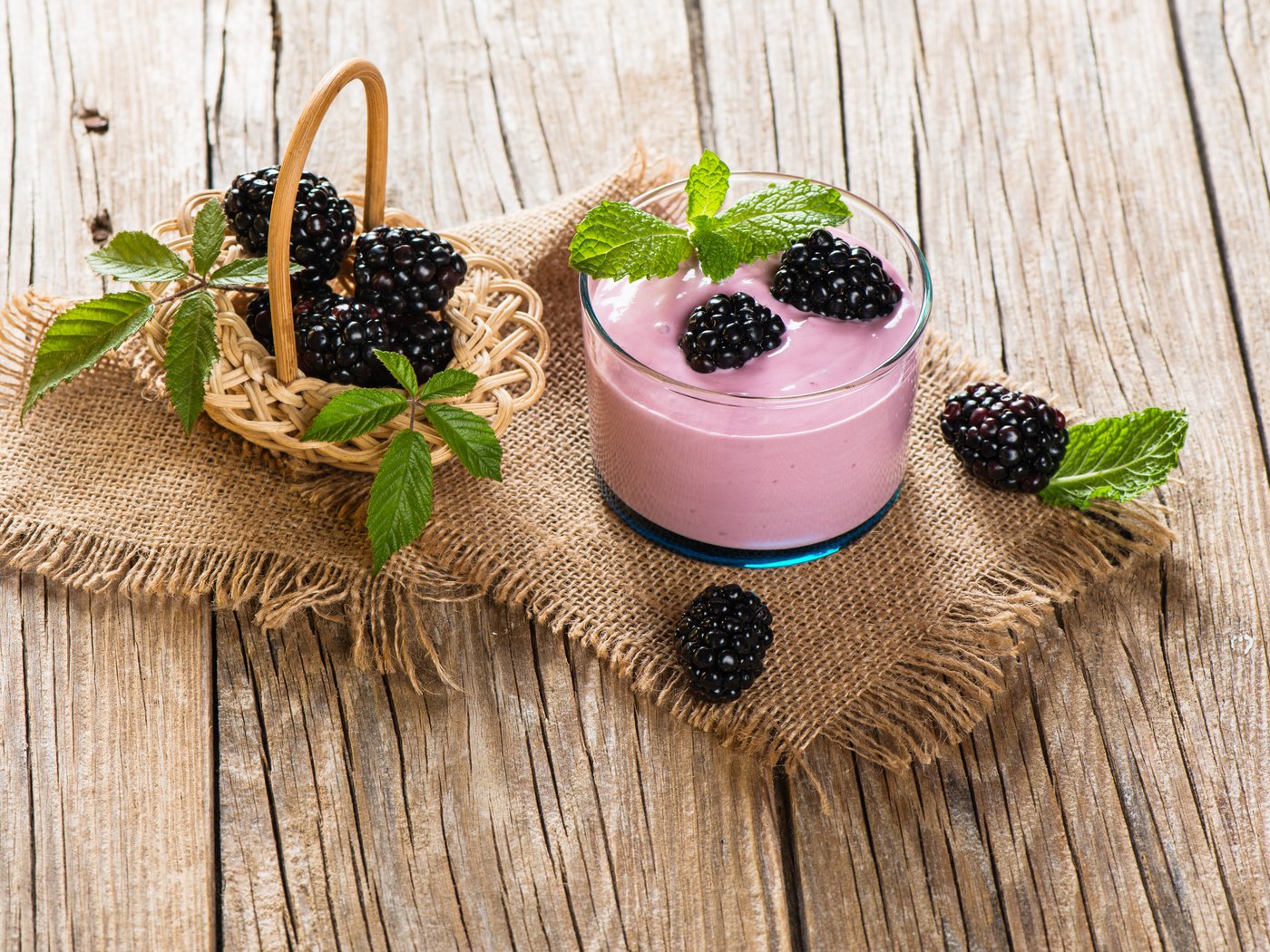 Обои напиток, ягоды, ежевика, смузи, drink, berries, blackberry, smoothies разрешение 5928x3939 Загрузить