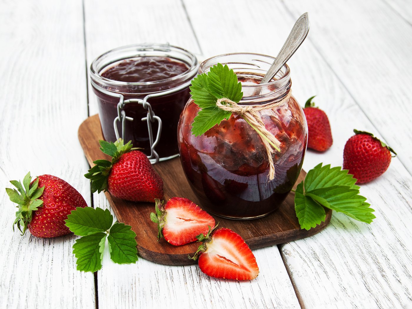 Обои клубника, ягоды, варенье, клубничное, баночки, olena rudo, strawberry, berries, jam, jars разрешение 3021x2178 Загрузить