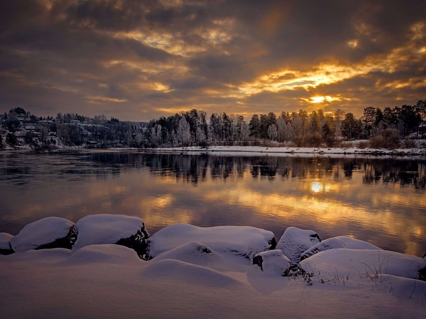 Обои деревья, норвегия, озеро, снег, природа, закат, зима, пейзаж, город, trees, norway, lake, snow, nature, sunset, winter, landscape, the city разрешение 2048x1356 Загрузить