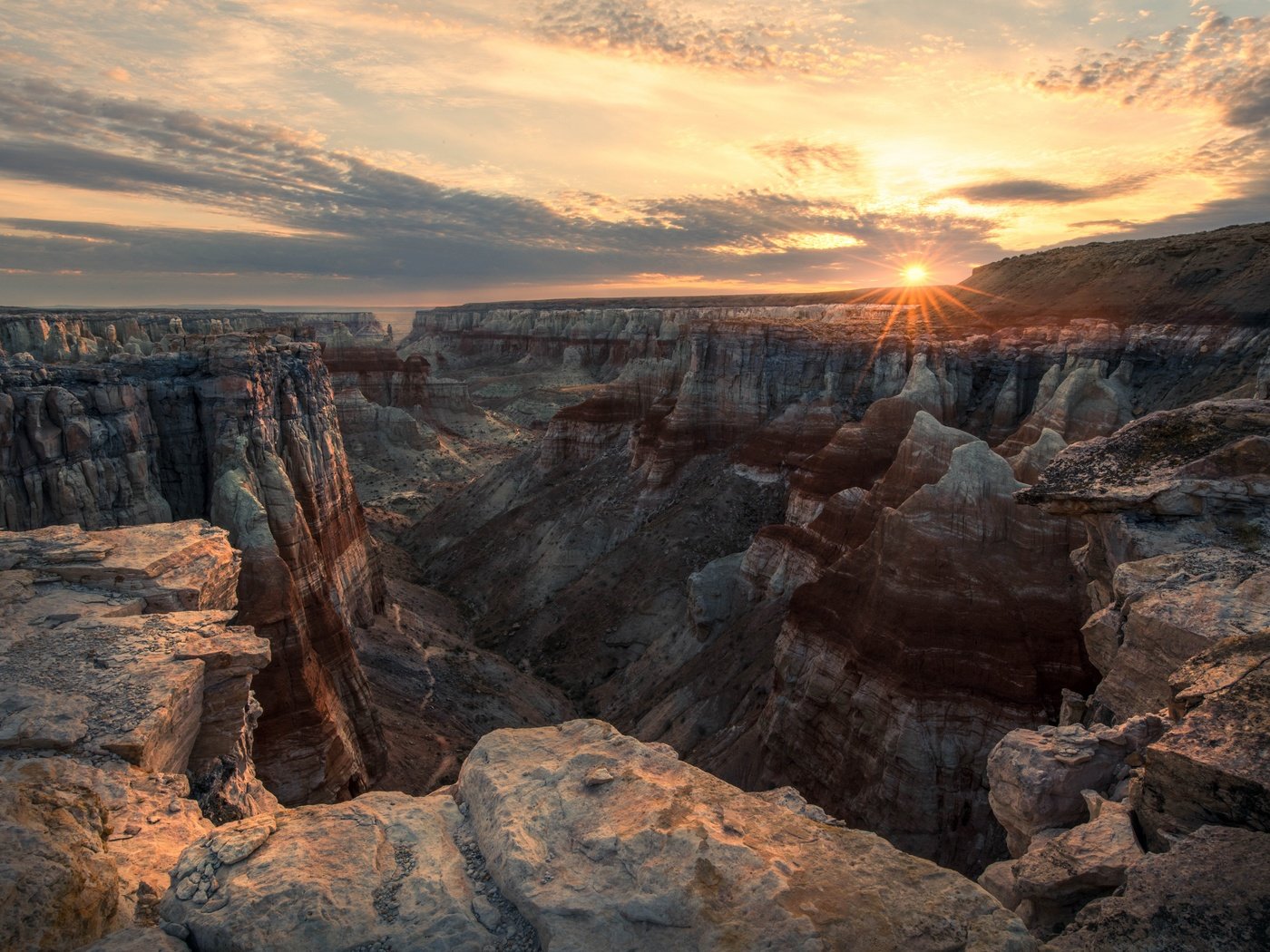 Обои горы, скалы, солнце, обрыв, гранд-каньон, каньоны, mountains, rocks, the sun, open, the grand canyon, canyons разрешение 3840x2560 Загрузить