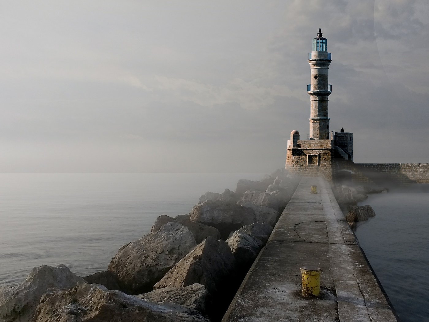 Обои камни, море, туман, маяк, пирс, гавань, stones, sea, fog, lighthouse, pierce, harbour разрешение 3202x1792 Загрузить