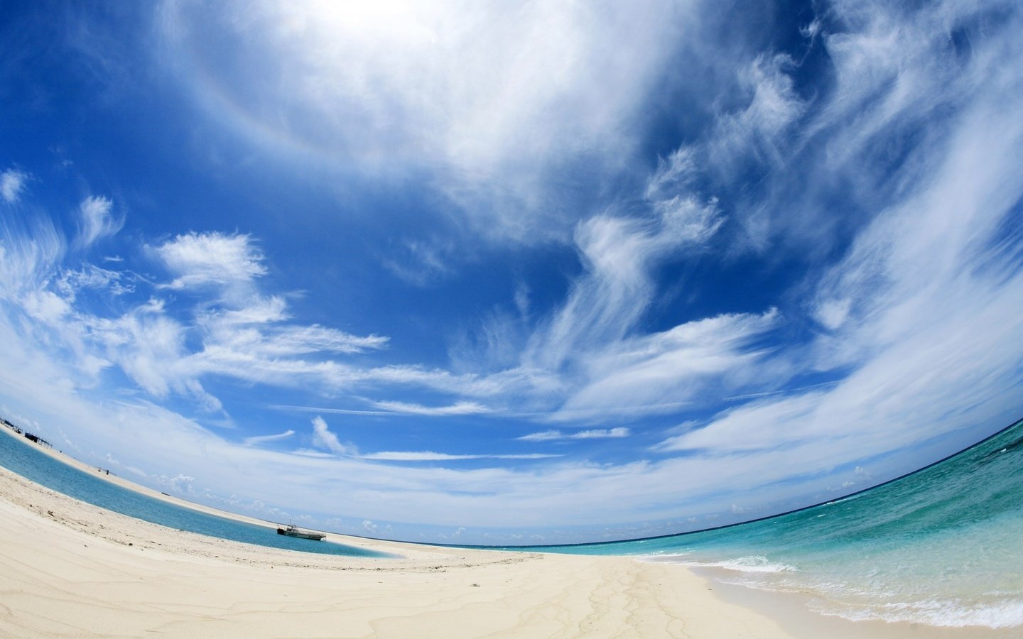 Обои облака, вода, песок, панорама, clouds, water, sand, panorama разрешение 1920x1200 Загрузить