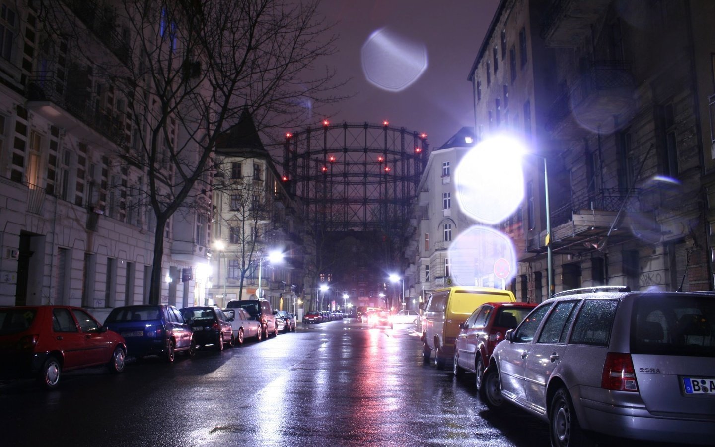 Обои дорога, ночь, дома, дождь, машины, mighty gasholder in the rain at night, road, night, home, rain, machine, mighty gasholder are in the rain at night разрешение 2048x1365 Загрузить