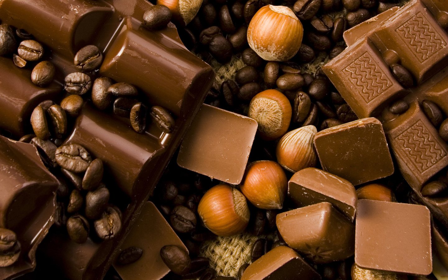 Обои шоколад, сладкое, кофейные зерна, лесной орех, в шоколаде, сладенько, chocolate, sweet, coffee beans, hazelnut разрешение 1920x1200 Загрузить