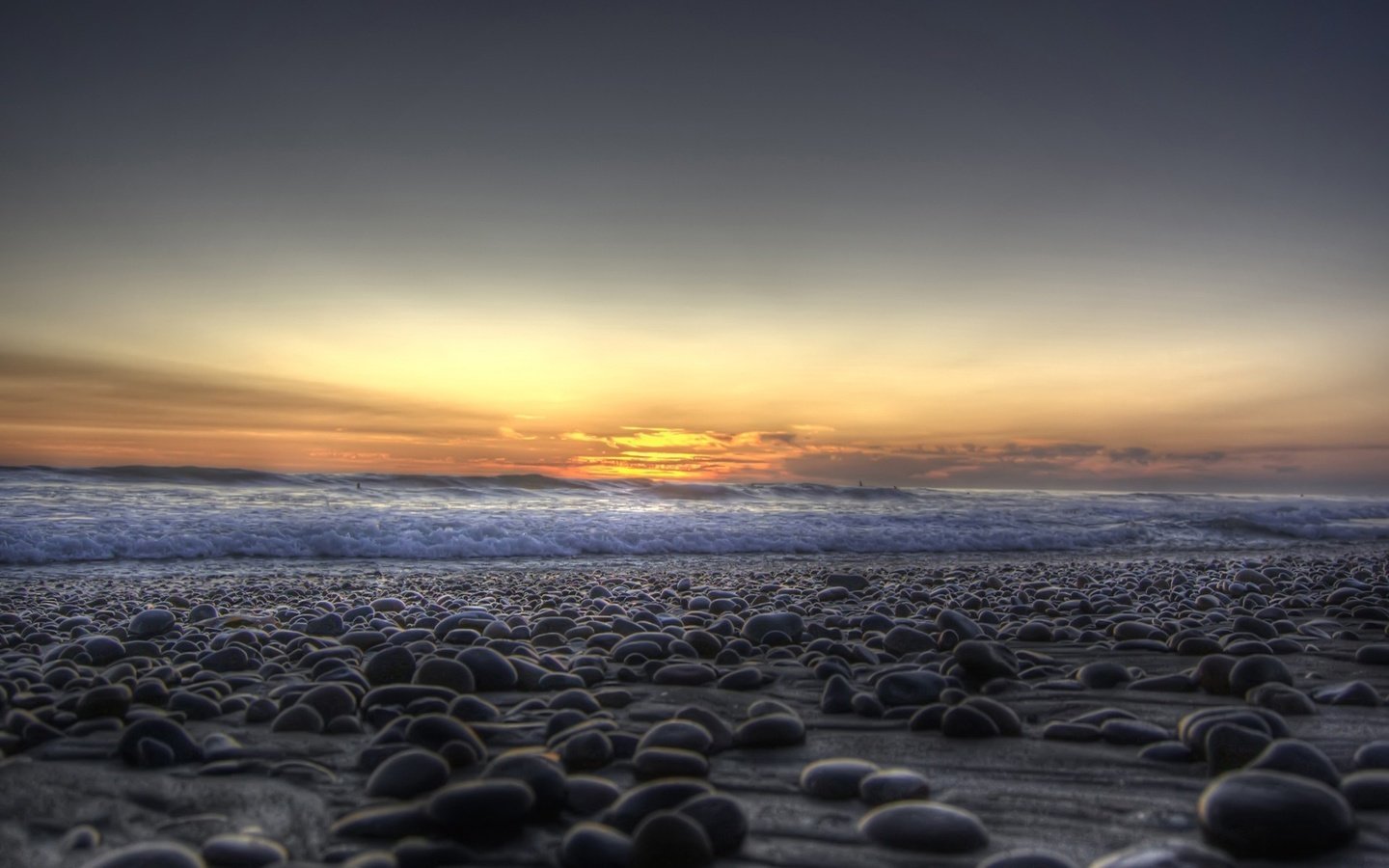 Обои камни, берег, галька, волны, закат, море, stones, shore, pebbles, wave, sunset, sea разрешение 1920x1200 Загрузить