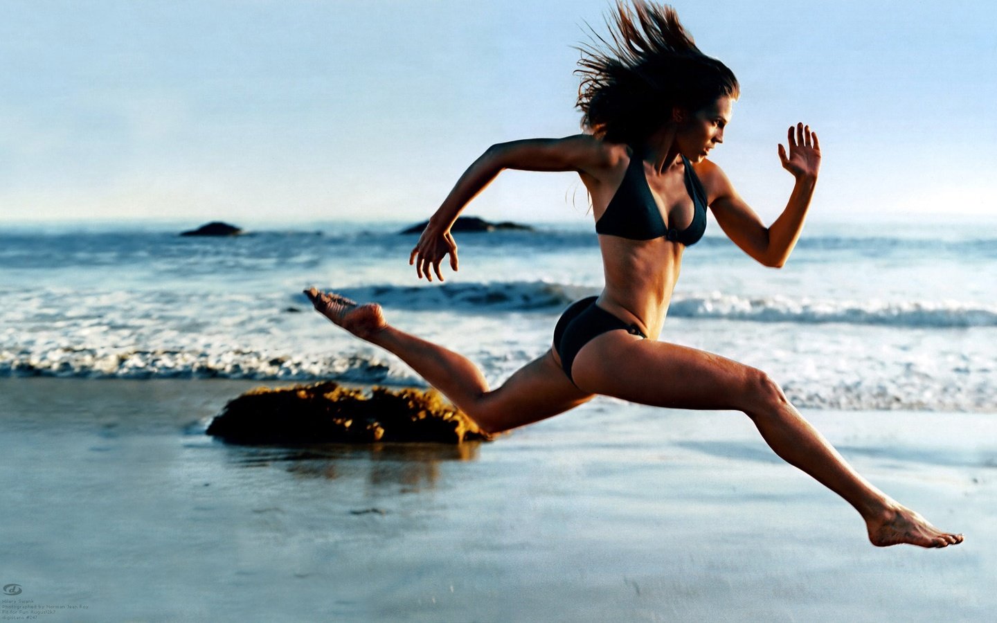 Обои море, бег, hilary swank, фитнес, sea, running, fitness разрешение 2241x1396 Загрузить