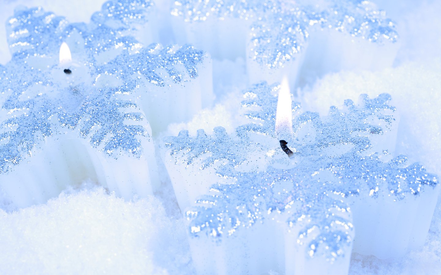 Обои снег, свечи, белый, snow, candles, white разрешение 2560x1600 Загрузить