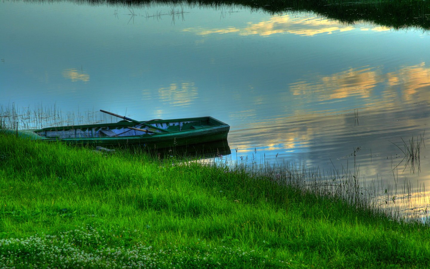 Обои трава, вода, лодка, grass, water, boat разрешение 2048x1365 Загрузить