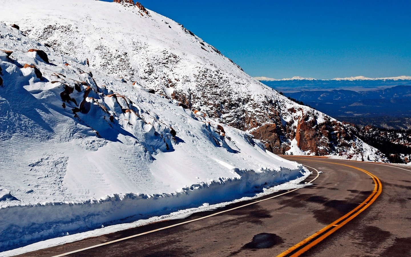 Обои дорога, горы, снег, разметка, road, mountains, snow, markup разрешение 1920x1200 Загрузить