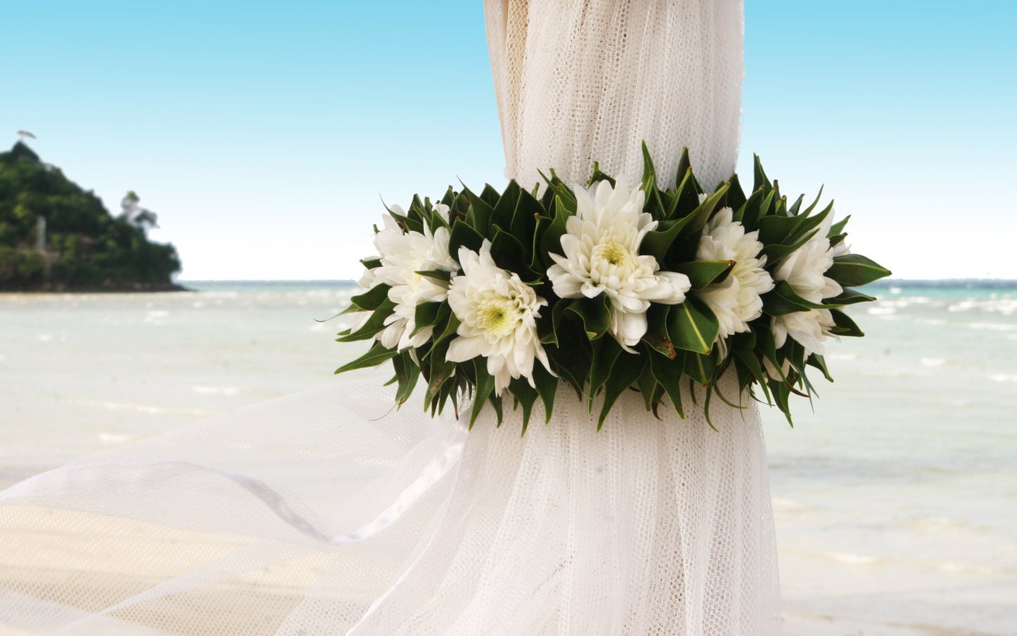 Обои цветы, берег, океан, свадьба, занавеска, событие, flowers, shore, the ocean, wedding, curtain, event разрешение 1920x1200 Загрузить