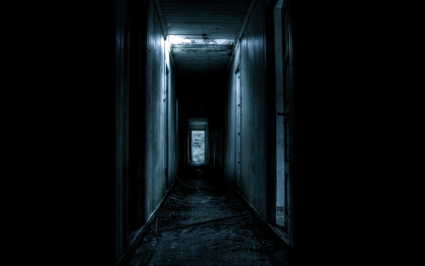 Мрачный коридор арт