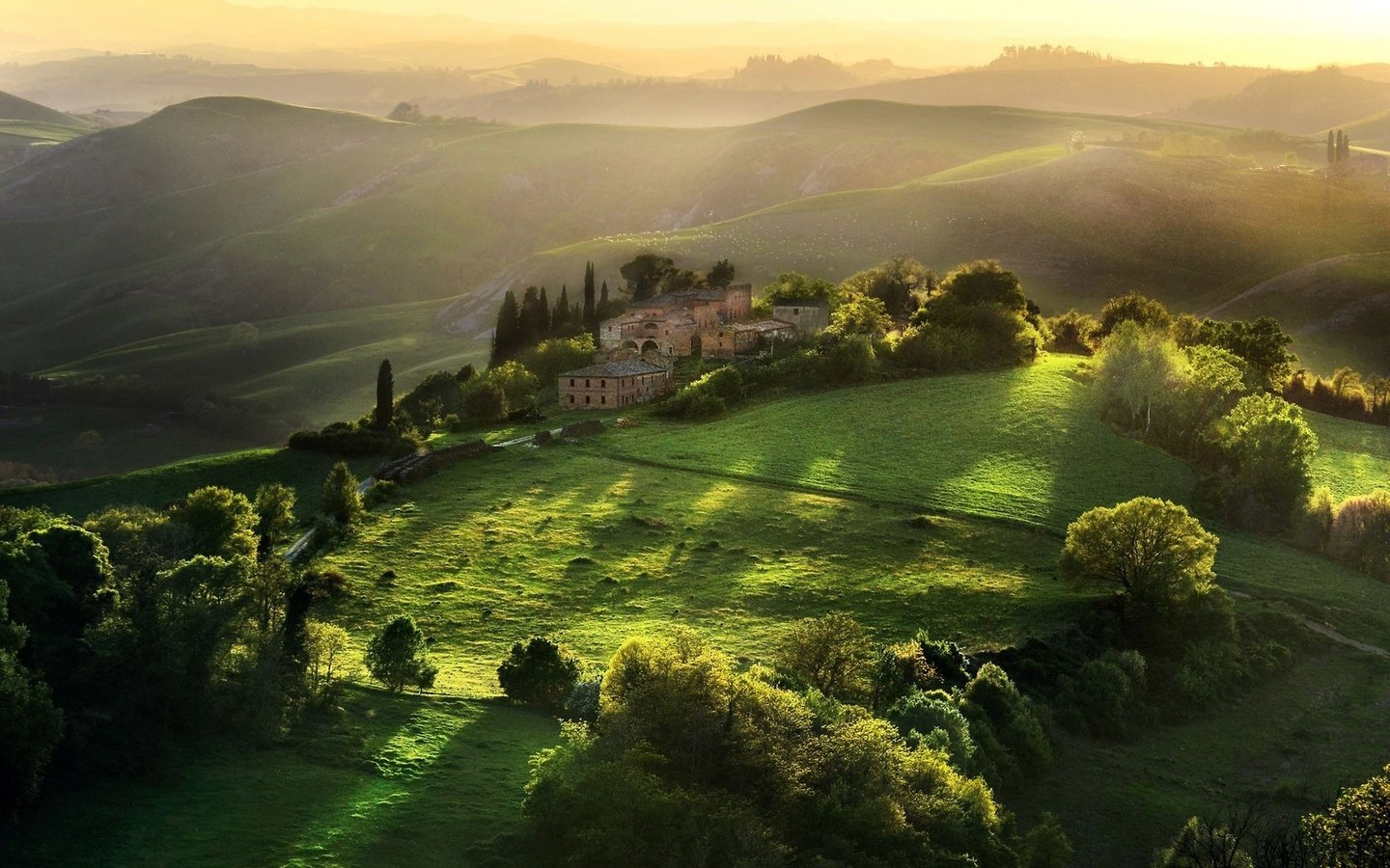 Обои деревья, холмы, утро, дом, италия, долина, тоскана, trees, hills, morning, house, italy, valley, tuscany разрешение 1920x1200 Загрузить