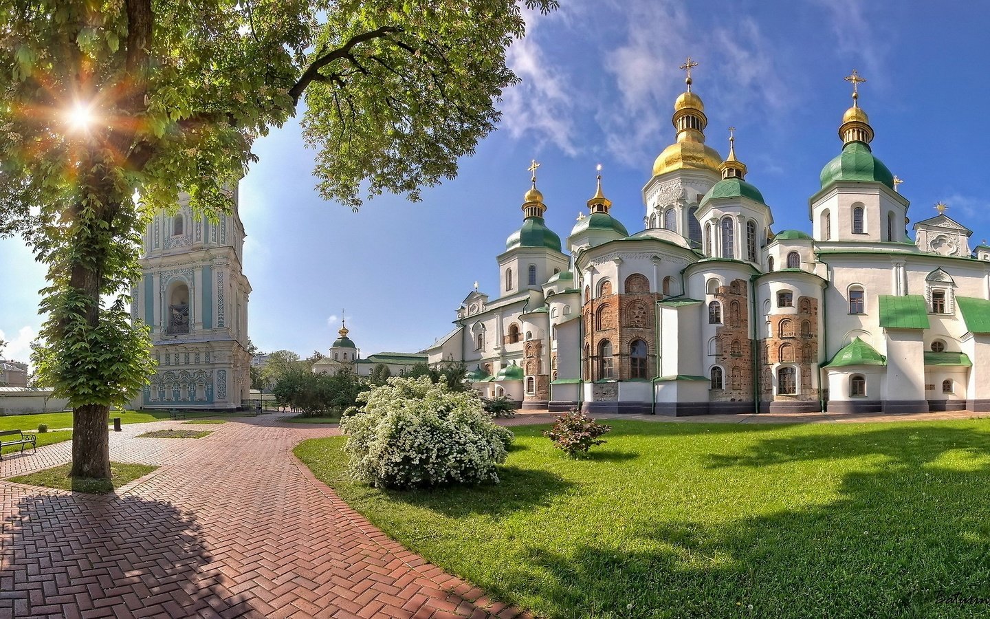 Обои собор святой софии в киеве, the cathedral of st. sophia in kiev разрешение 2560x1440 Загрузить
