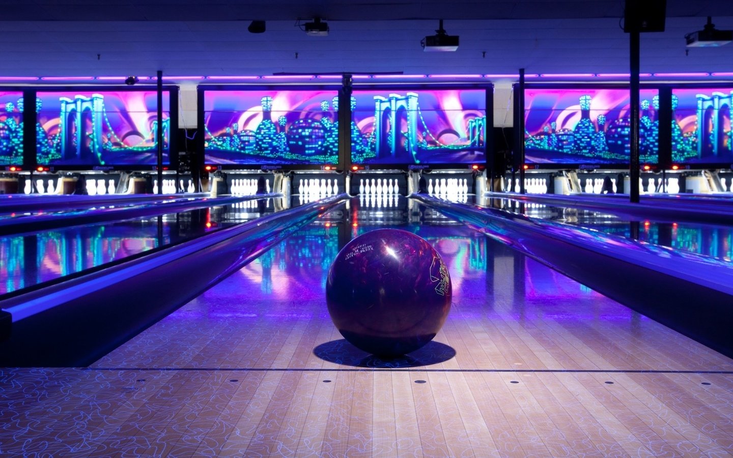 Обои спорт, развлечения, освещение, резвится, bowling lane, шар для боулинга, боулинг, bowling ball, illuminated, развлечение, sport, entertainment, lighting, sports, the bowling ball, bowling разрешение 1920x1080 Загрузить