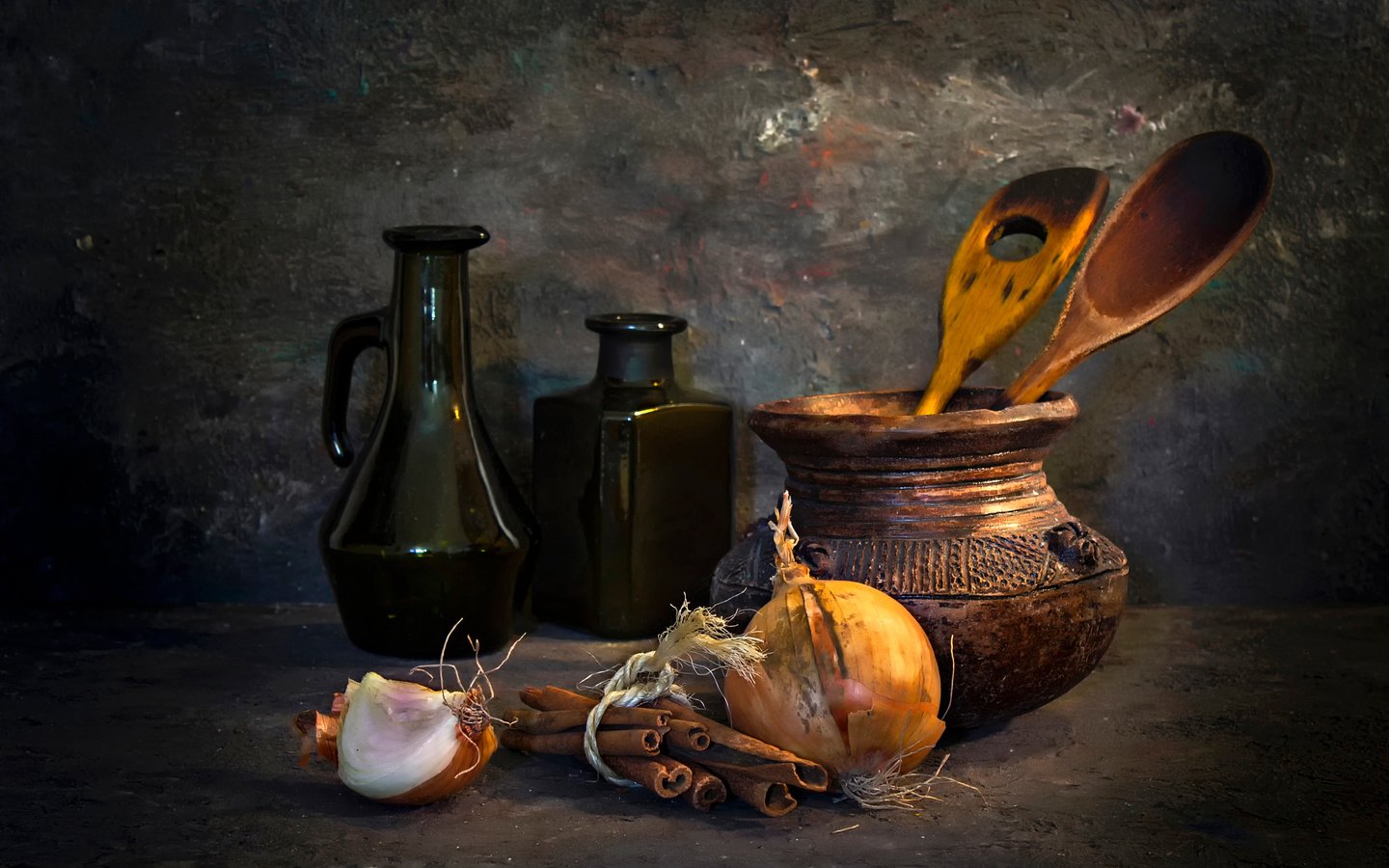 Обои корица, лук, бутылки, кувшин, натюрморт, cinnamon, bow, bottle, pitcher, still life разрешение 2048x1421 Загрузить