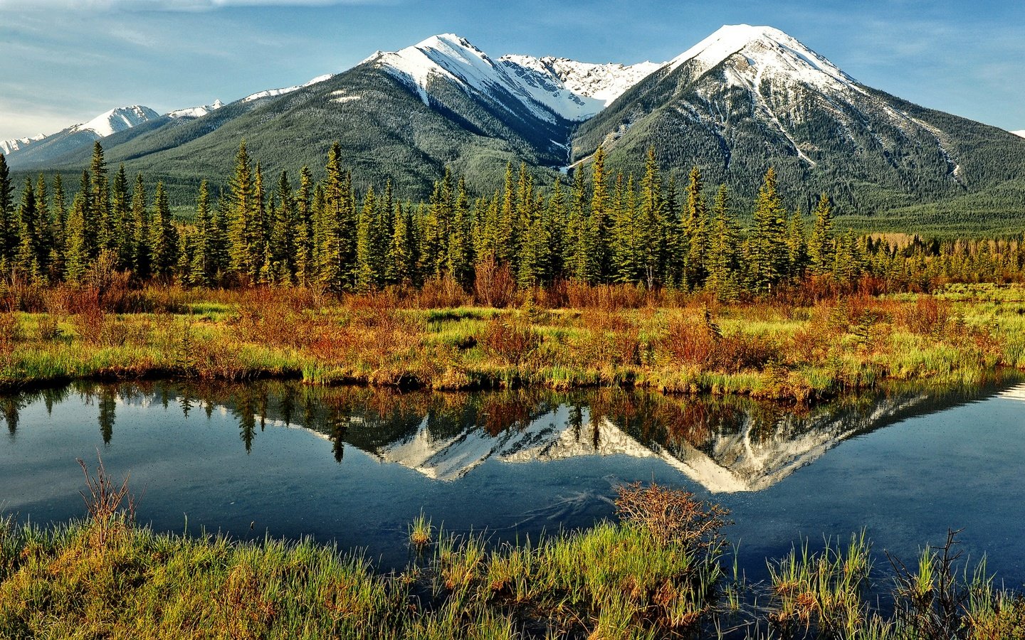 Обои вода, горы, лес, отражение, пейзаж, осень, зеркало, water, mountains, forest, reflection, landscape, autumn, mirror разрешение 1920x1200 Загрузить