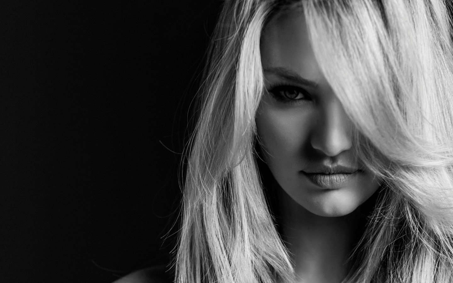 Обои блондинка, модель, чёрно-белый, кэндис свейнпол, blonde, model, black and white, candice swanepoel разрешение 3000x2353 Загрузить