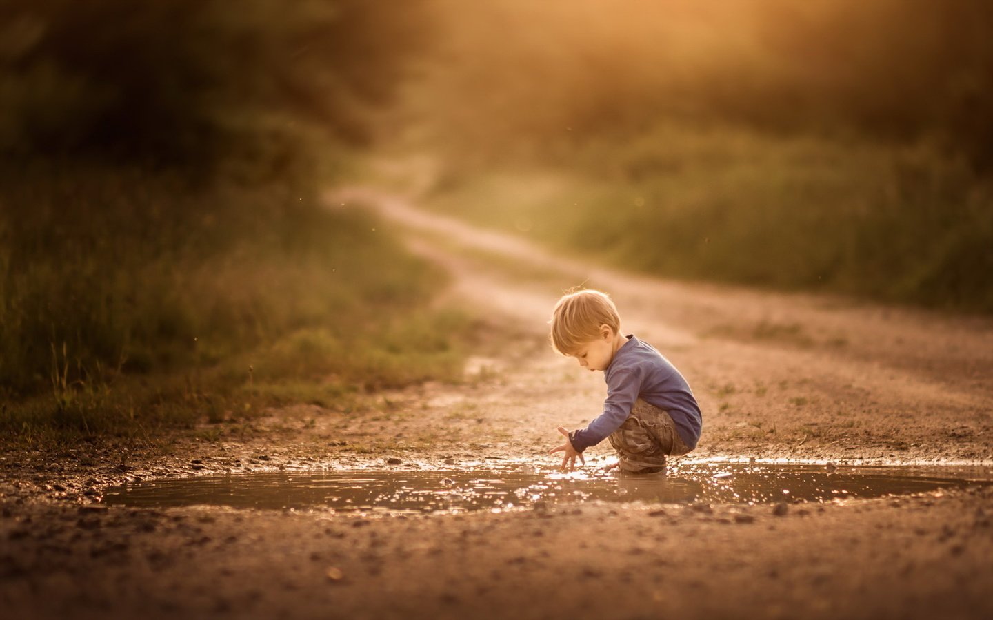 Обои дорога, мальчик, лужа, road, boy, puddle разрешение 1920x1200 Загрузить