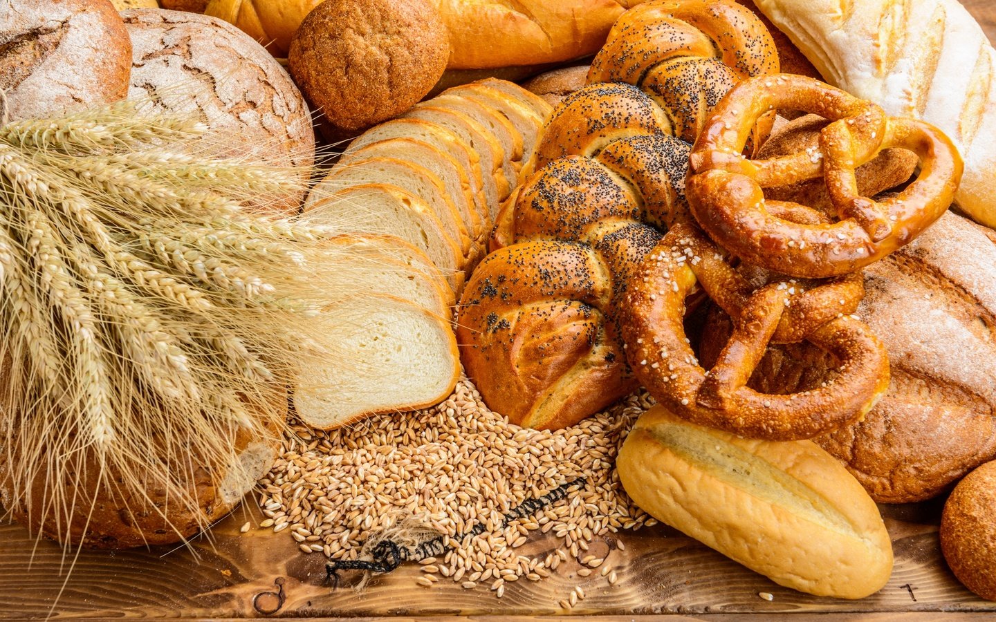 Обои булки, пшеница, хлеб, выпечка, зерно, булочки, сдоба, baking, bread, wheat, cakes, grain, buns, muffin разрешение 2880x1922 Загрузить