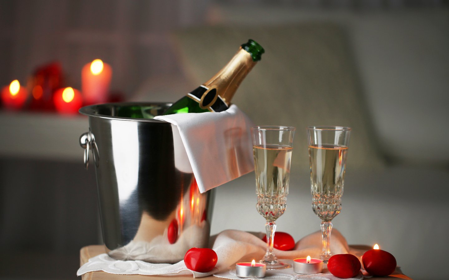 Обои свечи, валентинов день, любовь, романтика, вино, бокалы, сердечки, шампанское, мелодрама, cвечи, candles, valentine's day, love, romance, wine, glasses, hearts, champagne разрешение 5364x3576 Загрузить