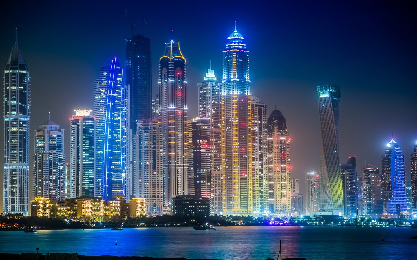 Обои свет, архитектура, дубаи, оаэ, город ночь, light, architecture, dubai, uae, city night разрешение 2560x1600 Загрузить