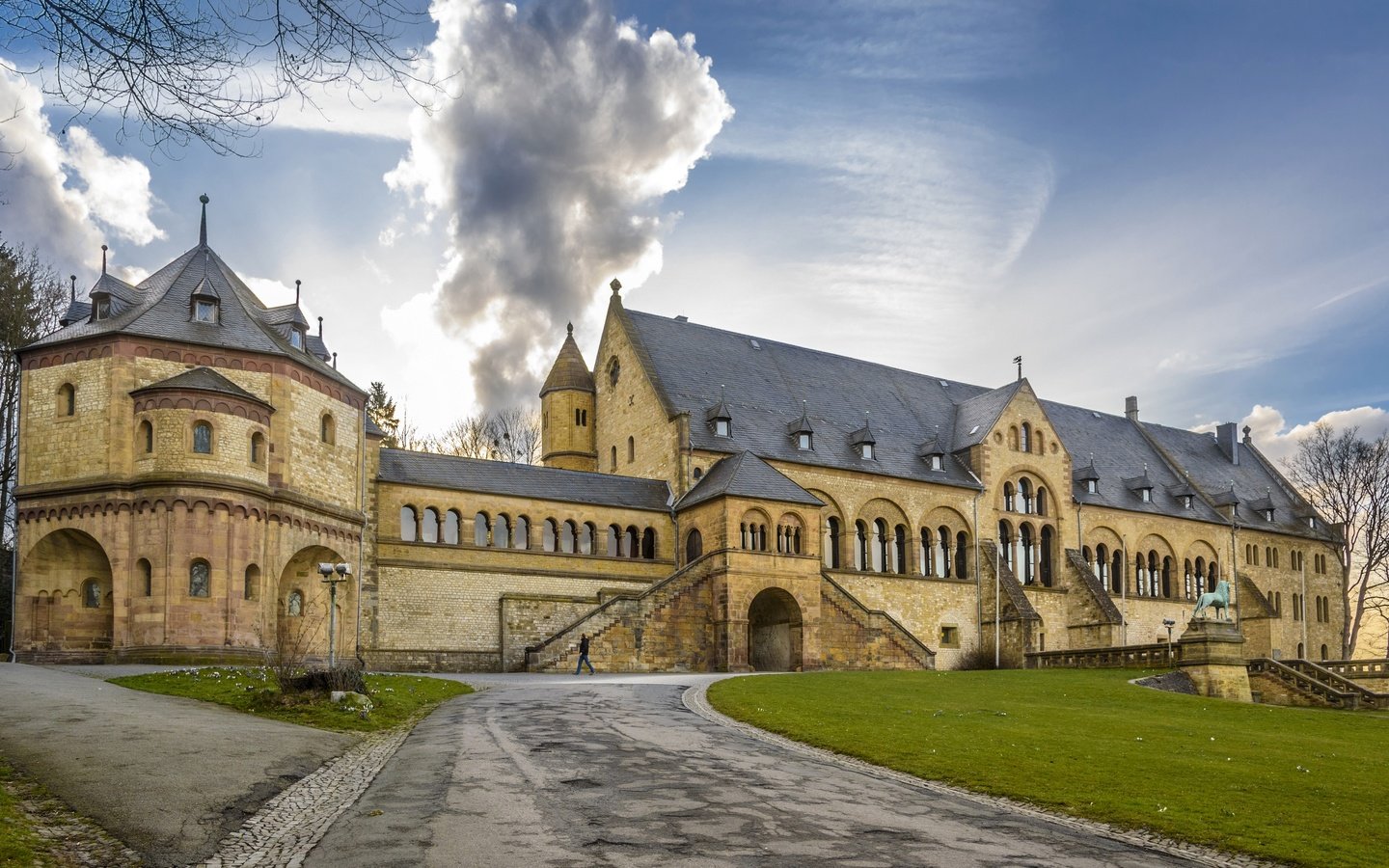 Обои пейзаж, замок, германия, kaiserpfalz, goslar, landscape, castle, germany разрешение 2880x1728 Загрузить