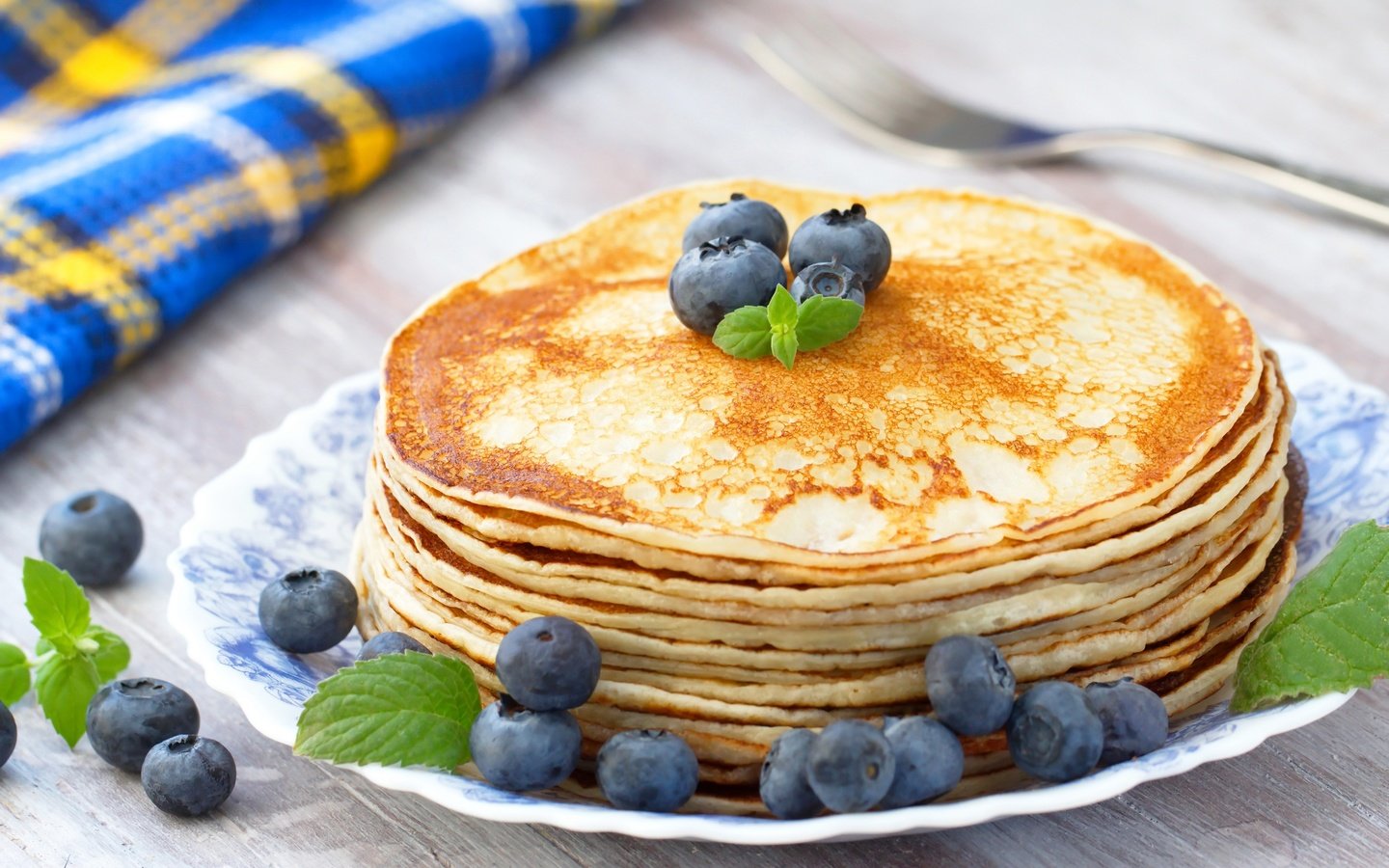 Обои ягода, черника, блинчики, блины, голубика, baking, панкейк, berry, blueberries, pancakes, pancake разрешение 2880x1920 Загрузить