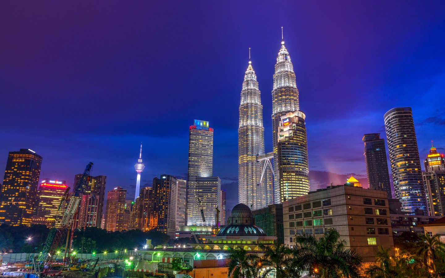 Обои ночь, небоскребы, мегаполис, малайзия, куала-лумпур, башни петронас, night, skyscrapers, megapolis, malaysia, kuala lumpur, petronas twin towers разрешение 3600x2385 Загрузить