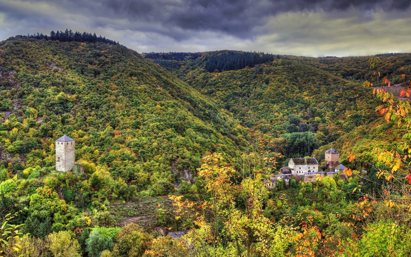 Обои горы, лес, замок, осень, германия, treis-karden, wildburg, mountains, forest, castle, autumn, germany разрешение 2880x1898 Загрузить