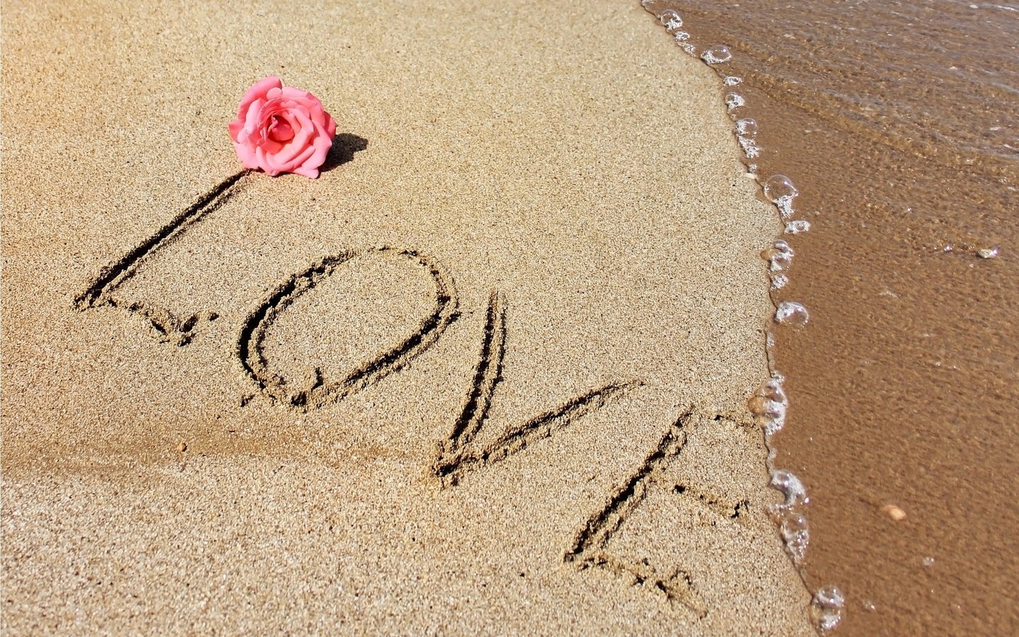 Обои песок, пляж, роза, любовь, романтик, песка, влюбленная, sand, beach, rose, love, romantic разрешение 2500x2200 Загрузить
