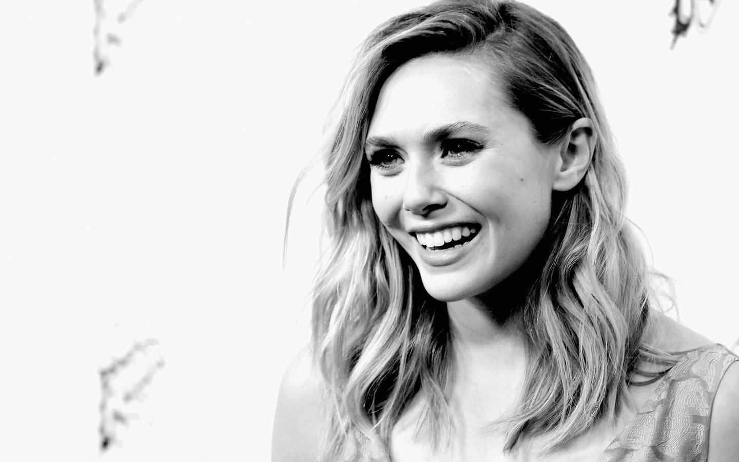 Обои улыбка, взгляд, чёрно-белое, актриса, элизабет олсен, smile, look, black and white, actress, elizabeth olsen разрешение 2048x1450 Загрузить