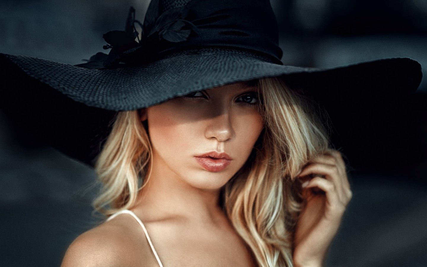 Обои девушка, блондинка, портрет, лицо, шляпа, мария попова, girl, blonde, portrait, face, hat, maria popova разрешение 1920x1080 Загрузить