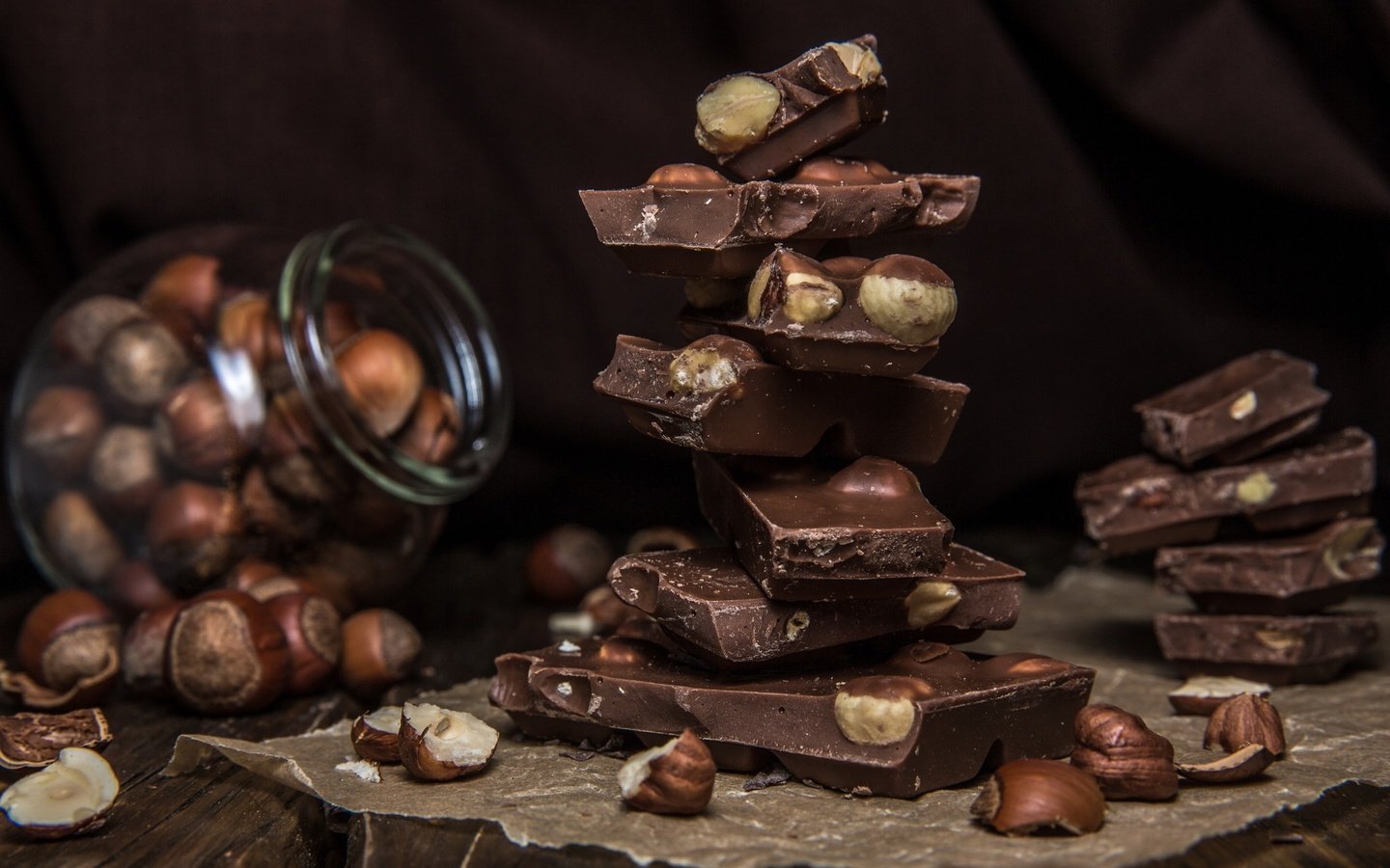 Обои орехи, шоколад, сладкое, фундук, nuts, chocolate, sweet, hazelnuts разрешение 2048x1365 Загрузить