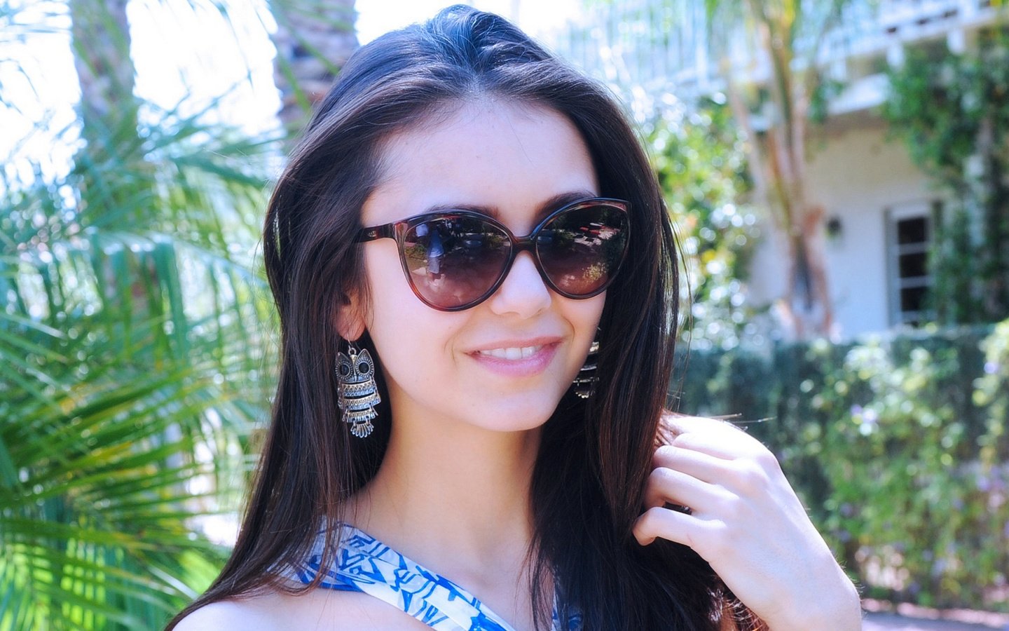 Обои девушка, улыбка, брюнетка, очки, нина добрев, girl, smile, brunette, glasses, nina dobrev разрешение 1920x1200 Загрузить