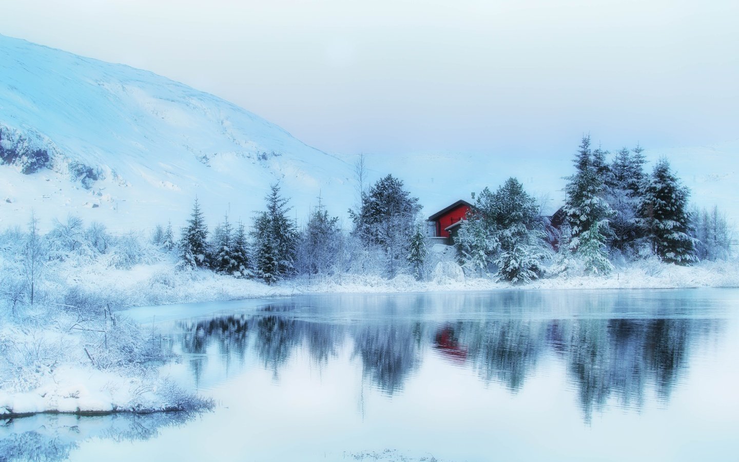 Обои деревья, снег, природа, зима, отражение, домик, trees, snow, nature, winter, reflection, house разрешение 5465x3632 Загрузить