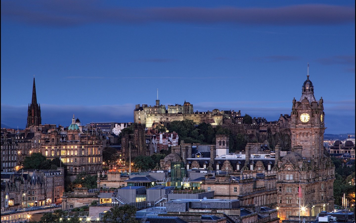 Обои ночь, огни, город, шотландия, эдинбург, calton hill, night, lights, the city, scotland, edinburgh разрешение 2048x1318 Загрузить