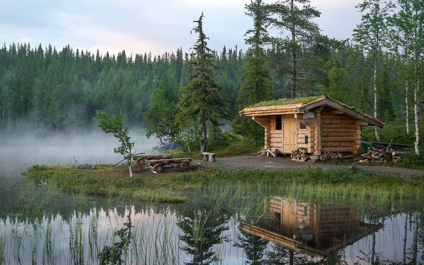 Обои озеро, лес, отражение, норвегия, избушка, lake, forest, reflection, norway, hut разрешение 1920x1200 Загрузить