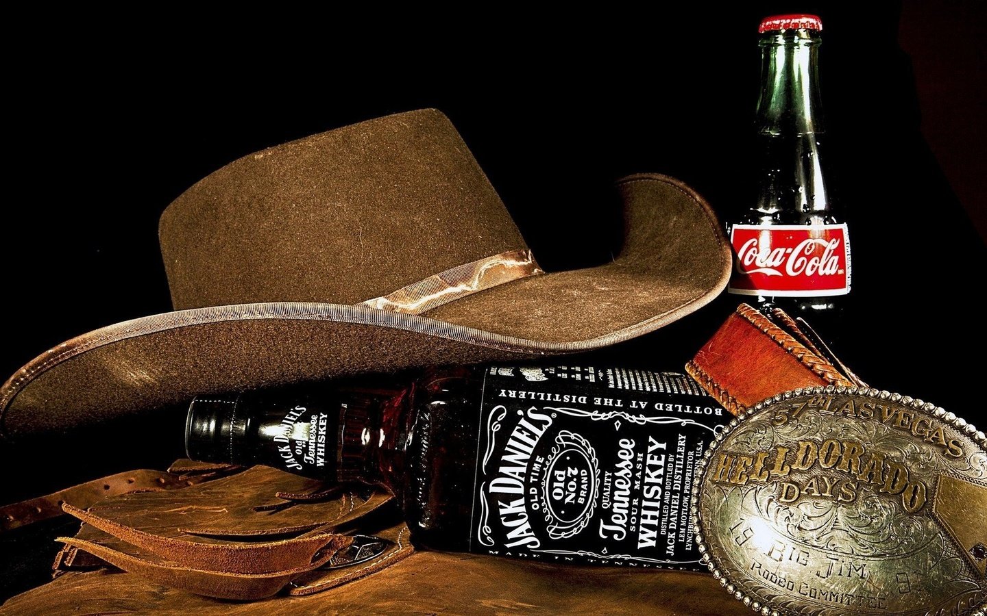 Обои напитки, джек дэниелс, бутылки, ковбойская шляпа, алкоголь, jack daniel's, jack daniel, шляпа, натюрморт, кока-кола, виски, кола, drinks, jack daniels, bottle, cowboy hat, alcohol, hat, still life, coca-cola, whiskey, cola разрешение 1920x1200 Загрузить