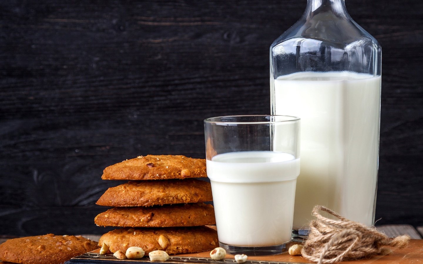 Обои орехи, стакан, молоко, печенье, и, nuts, glass, milk, cookies, and разрешение 2560x2448 Загрузить