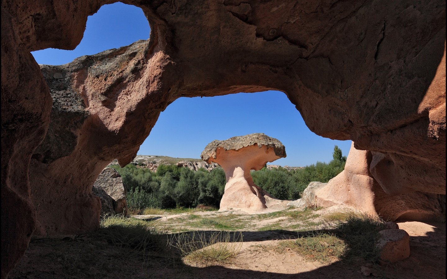 Обои горы, турция, пещеры, каппадокия, mountains, turkey, caves, cappadocia разрешение 2048x1333 Загрузить