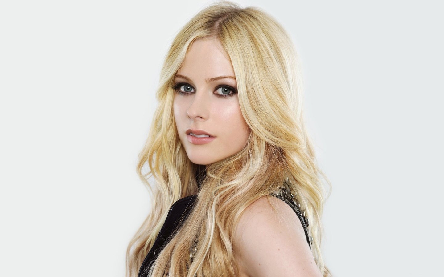 Обои девушка, взгляд, волосы, лицо, певица, аврил лавин, girl, look, hair, face, singer, avril lavigne разрешение 1920x1200 Загрузить