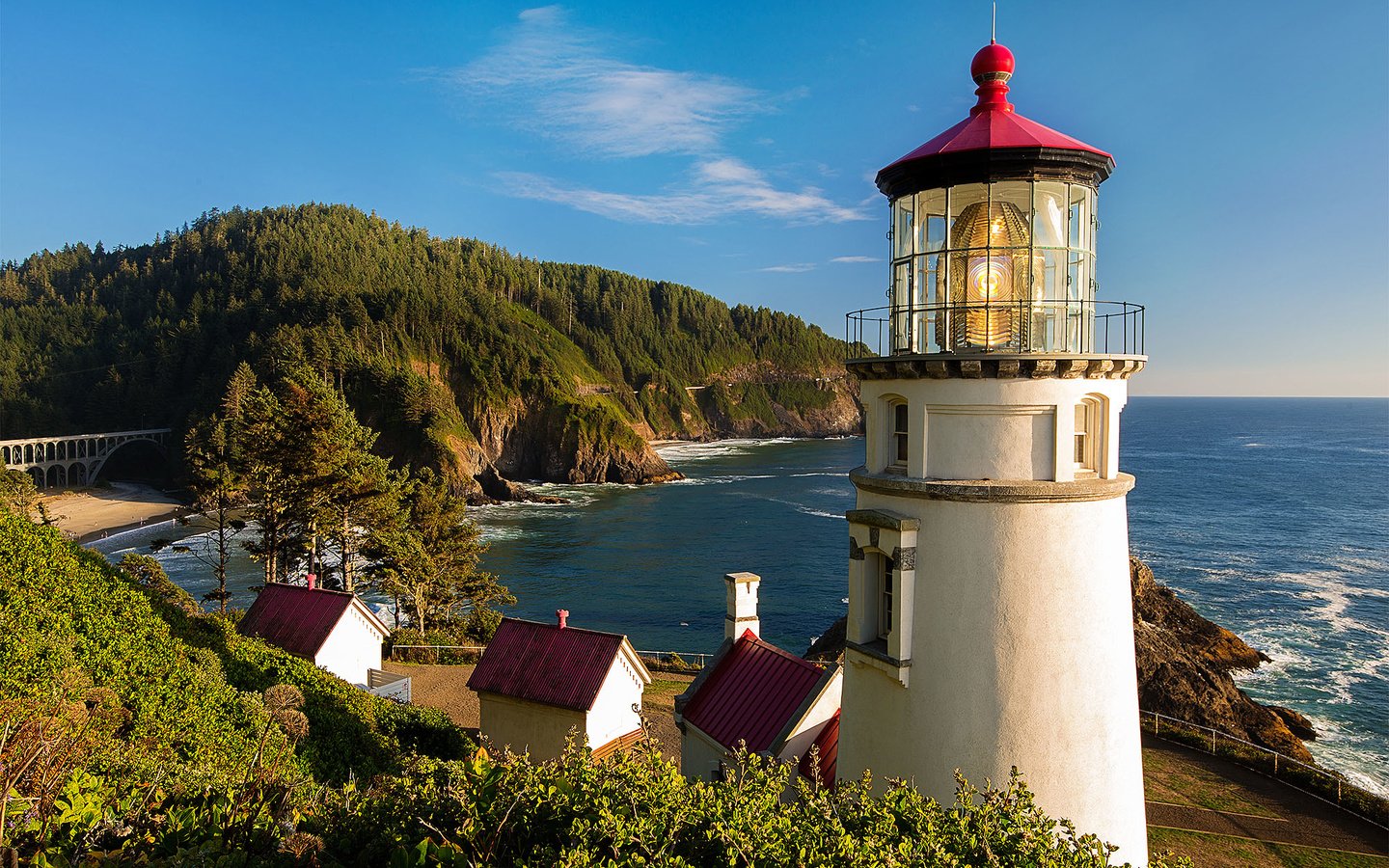 Обои природа, пляж, маяк, океан, oregon coast, heceta head light, nature, beach, lighthouse, the ocean разрешение 2000x1333 Загрузить