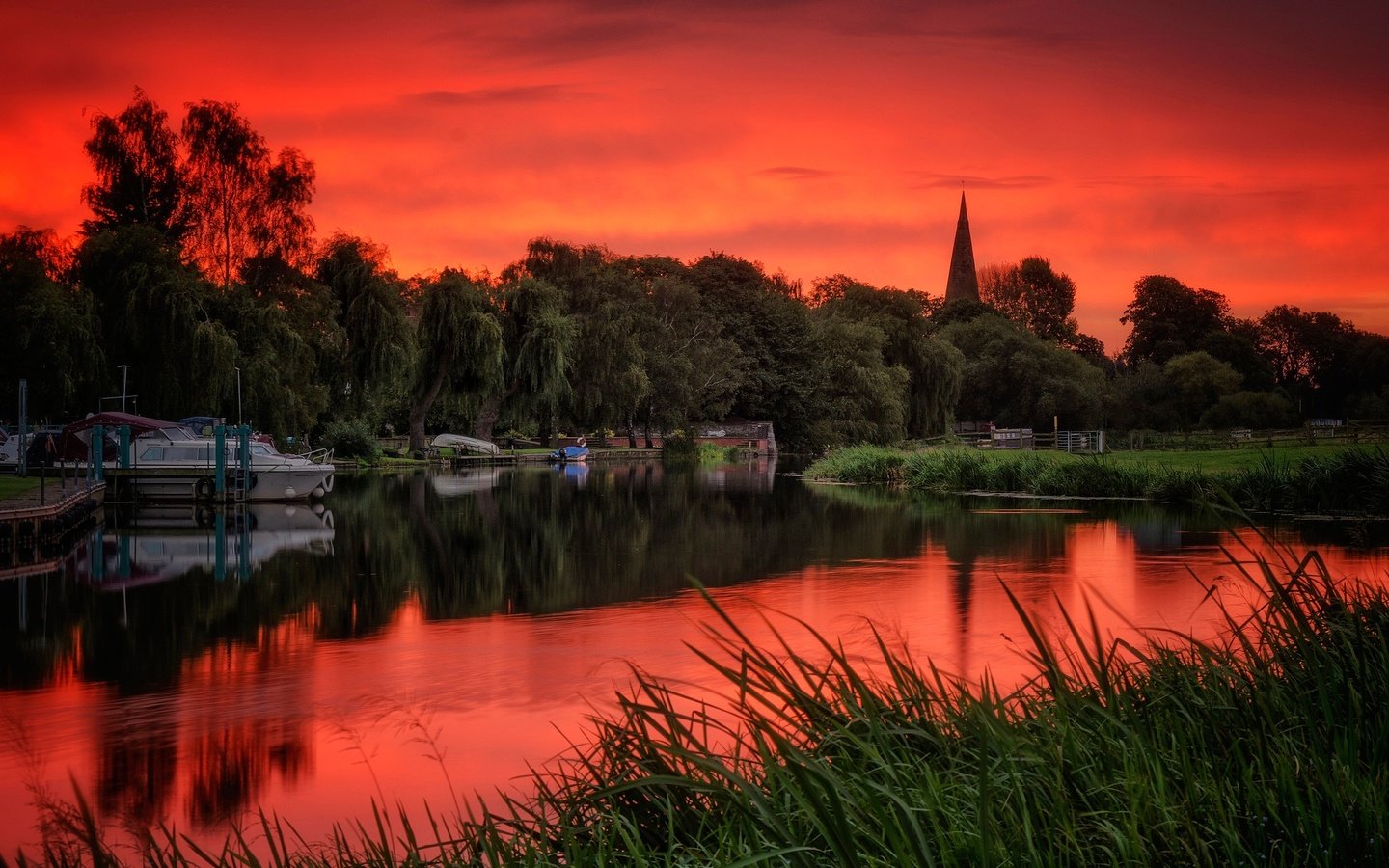 Обои деревья, река, англия, зарево, ноттингемшир, trees, river, england, glow, nottinghamshire разрешение 2048x1341 Загрузить