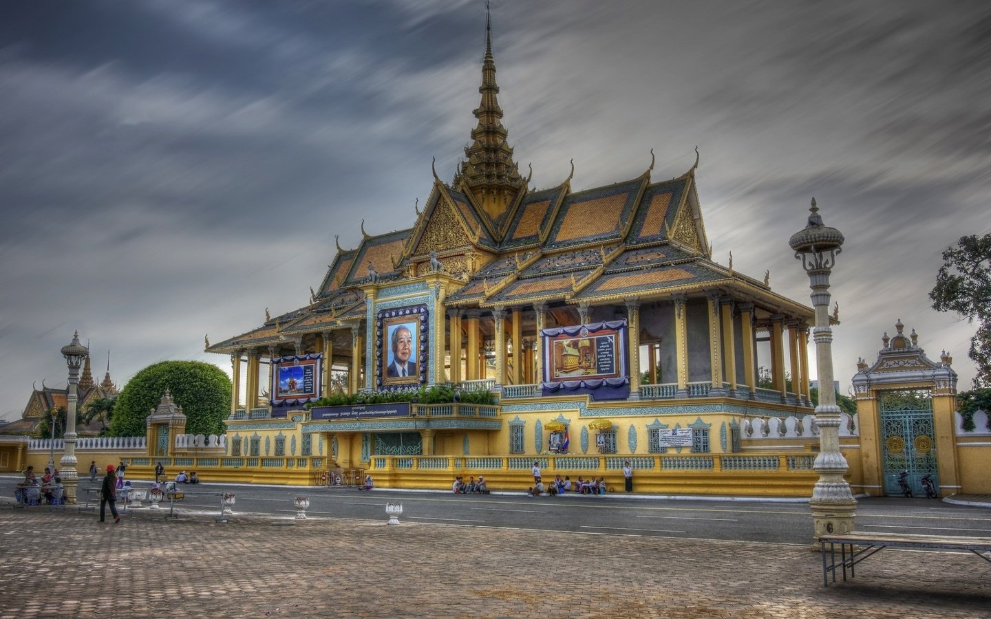 Обои дворец, камбоджа, пномпень, дворец короля, palace, cambodia, phnom penh, the palace of the king разрешение 1920x1262 Загрузить